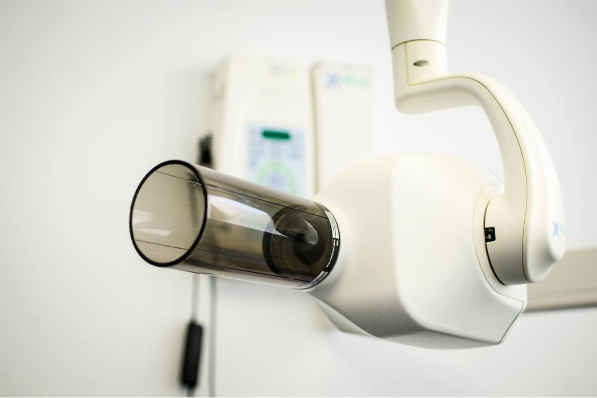 Aparat de radiologie cu senzor digital